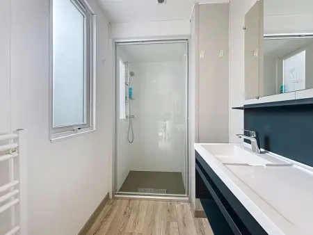 Mobil-home Luxe à Jullouville: 200m plage, piscine chauffée, 4 pers, parking, Wi-Fi inclus - Photo 6
