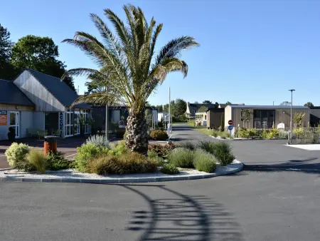 Mobil-home Luxe à Jullouville: 200m plage, piscine chauffée, 4 pers, parking, Wi-Fi inclus - Photo 7