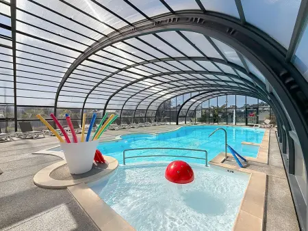 Mobil-home Luxe à Jullouville: 200m plage, piscine chauffée, 4 pers, parking, Wi-Fi inclus - Photo 9