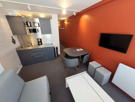 Studio rénové 26 m² skis aux pieds - 4 pers : photo 3