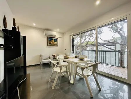 Location appartement à Platja d'Aro i S'Agaró, Paradis Costabrava: Appartement Moderne avec Terrasse, Climatisation et Wifi à 250m de la Plage