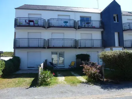 Location appartement à Ploemeur, Appartement 2 pièces, rénové, 200m plage, jardinet, parking, vélos, WIFI