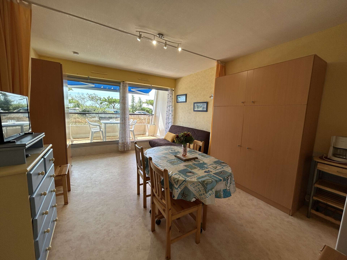 Studio rénové à 50m de la plage, terrasse plein sud - Photo 14