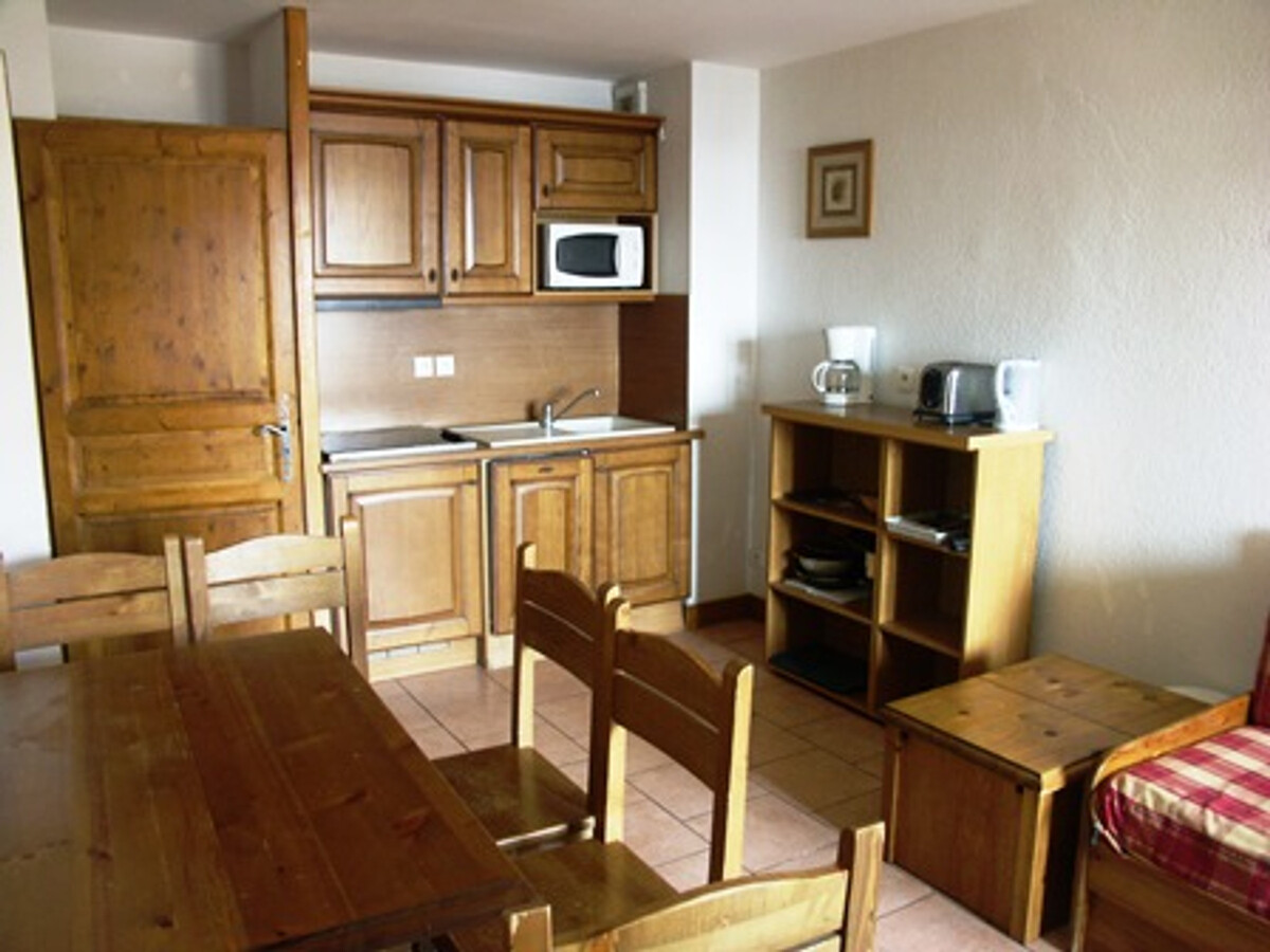 Appartement 2 pièces avec balcon, parking et animaux acceptés - Photo 2