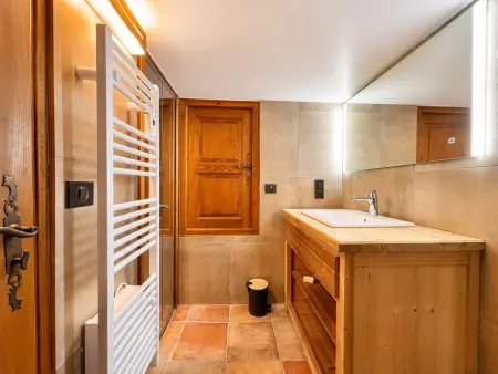 Chalet rénové avec vue Mont Charvin et WiFi, Chalet 4 personnes à Crest Voland - Photo 13
