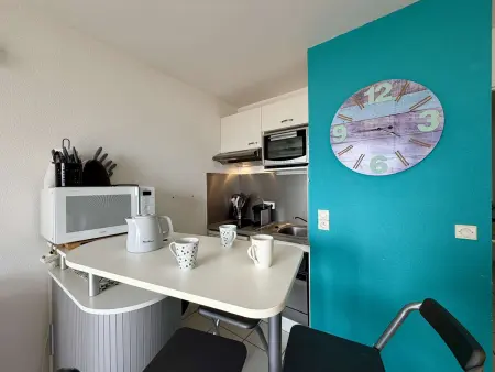 Appartement 2 pièces, balcon vue mer, parking privé, plage des Demoiselles - Photo 3