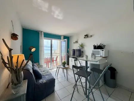 Appartement 2 pièces, balcon vue mer, parking privé, plage des Demoiselles - Photo 4