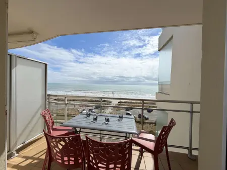 Appartement 2 pièces, balcon vue mer, parking privé, plage des Demoiselles - Photo 9