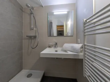Duplex 4 pièces Val-d'Isère, vue village et ski aux pieds : photo 8
