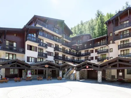 Duplex 4 pièces Val-d'Isère, vue village et ski aux pieds : photo 20