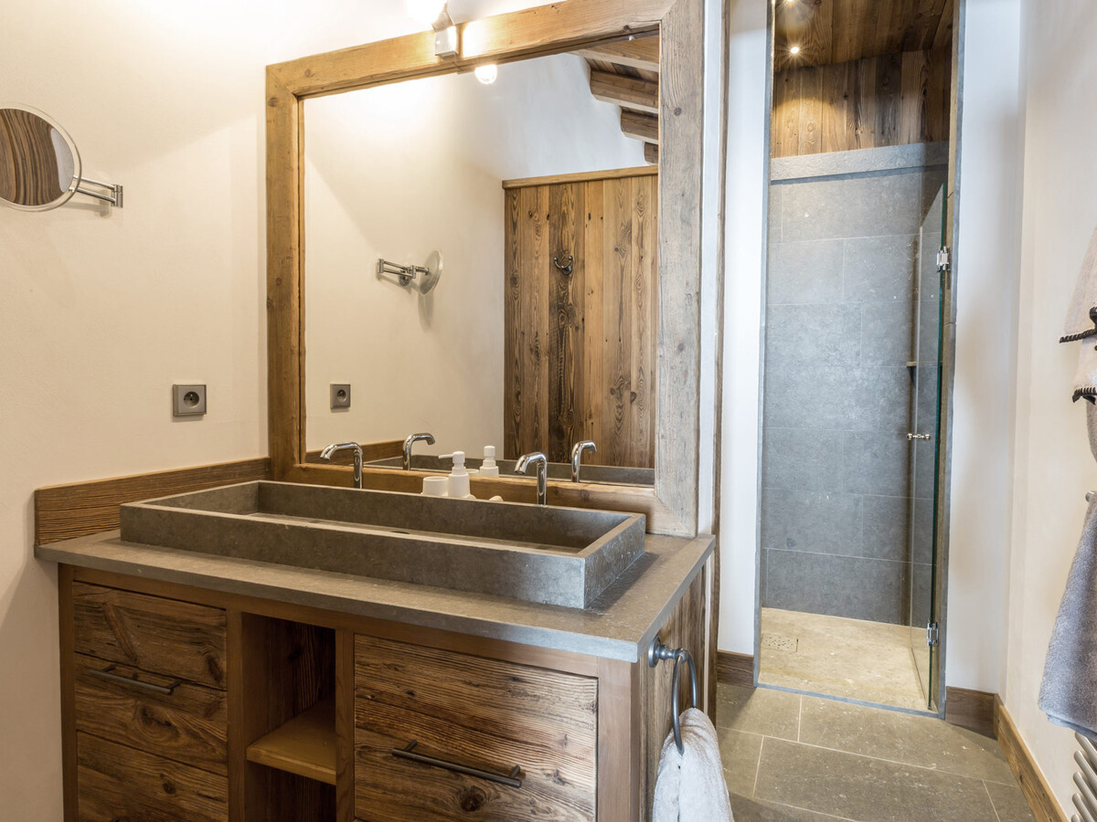 Luxe 5 pièces dernier étage, pied des pistes à Val-d'Isère - Photo 13