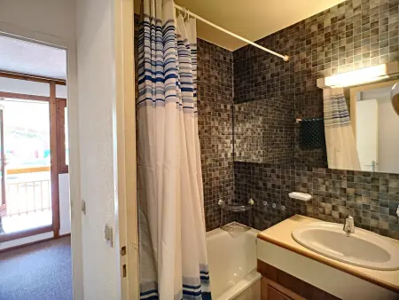 Studio cabine 4 pers, ski aux pieds, parking gratuit : photo 9