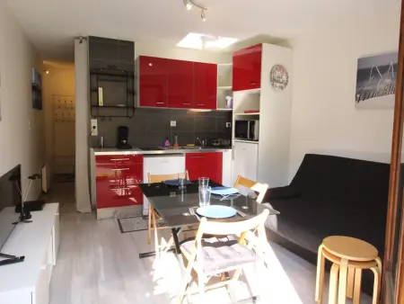 Location appartement à Bagnères de Luchon, Studio Cabine RDC pour 2/3 Pers avec Jardin, Parking, LL, LV, Wifi - Proche Thermes et Télécabine