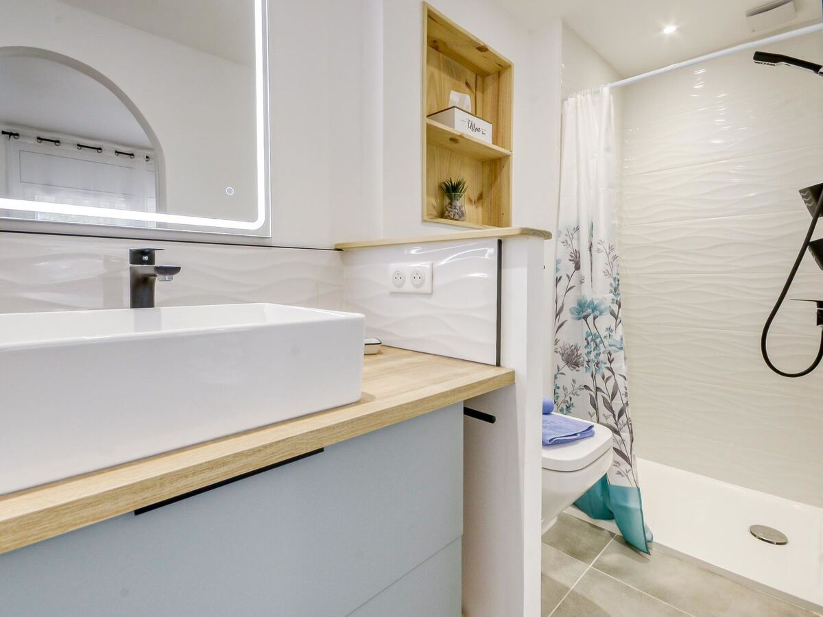Apt 2 pièces Port Mistral au bord du canal - Photo 14