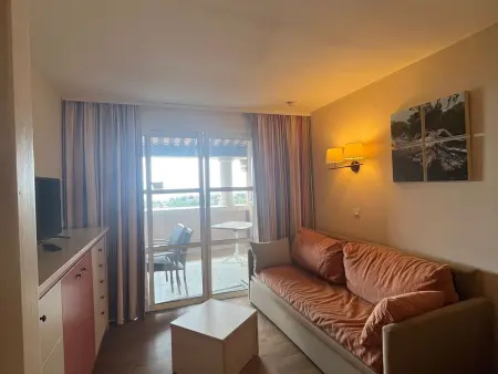 Location appartement à Saint Raphaël, Duplex 3 pièces avec solarium et accès piscines