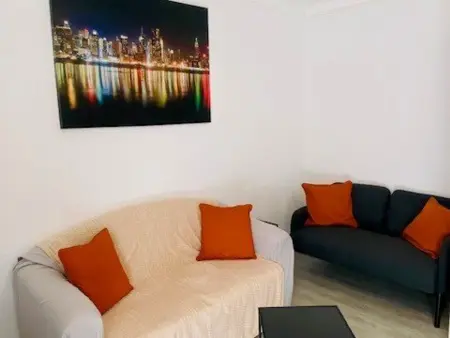 Location appartement à Amélie les Bains Palalda, Charmant F2 en centre-ville avec parking, balcon et équipements modernes
