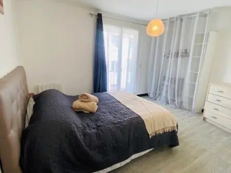 F2 centre-ville Amélie-les-Bains, 2 balcons et parking : photo 12
