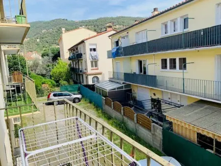 F2 centre-ville Amélie-les-Bains, 2 balcons et parking : photo 18