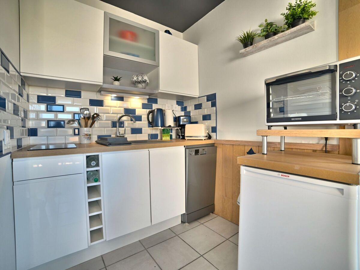 Appartement à 50 m de la plage, piscine, vue mer partielle - Photo 5