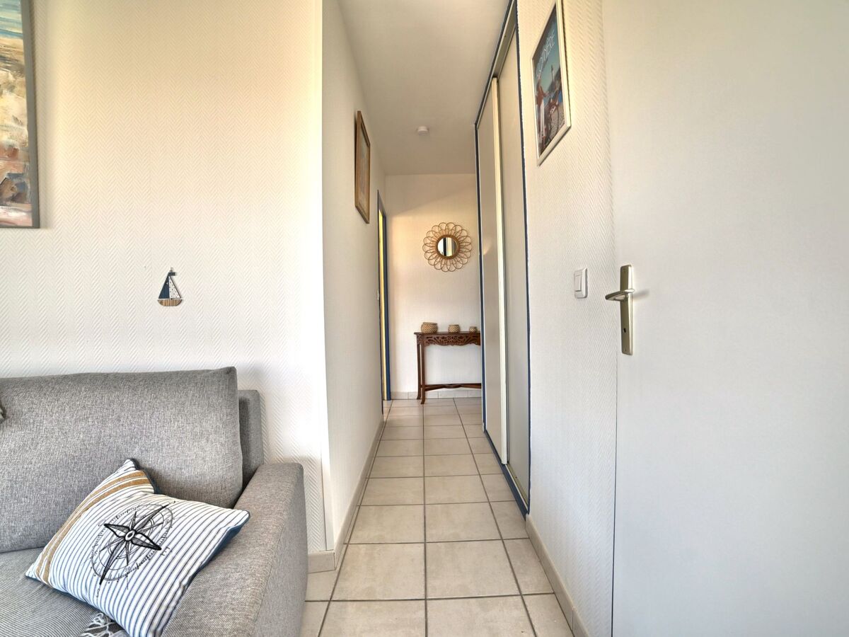 Appartement à 50 m de la plage, piscine, vue mer partielle - Photo 9