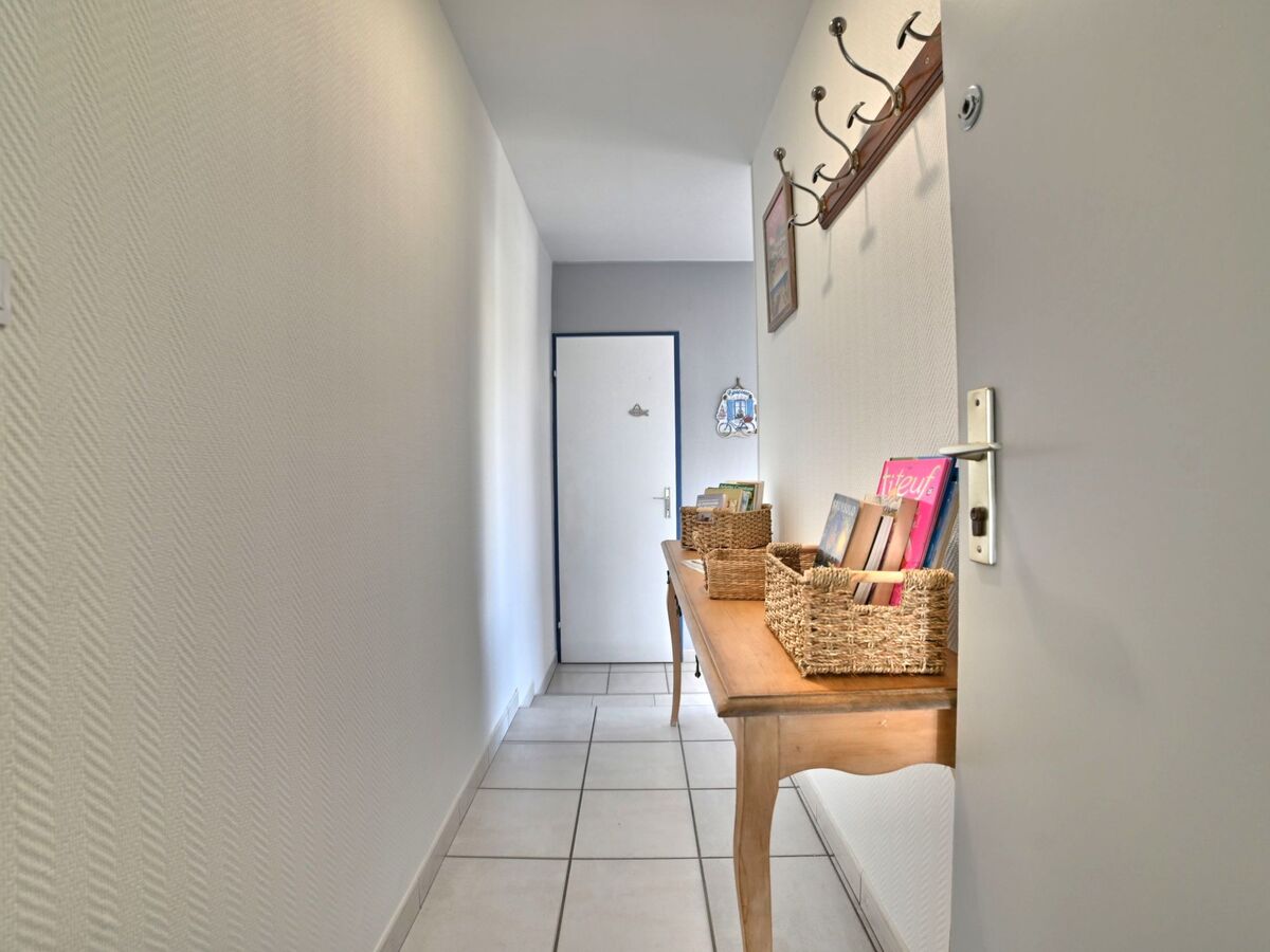 Appartement à 50 m de la plage, piscine, vue mer partielle - Photo 10