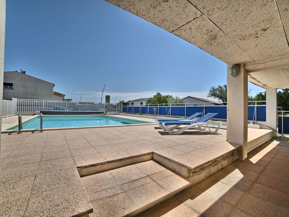 Appartement à 50 m de la plage, piscine, vue mer partielle - Photo 17