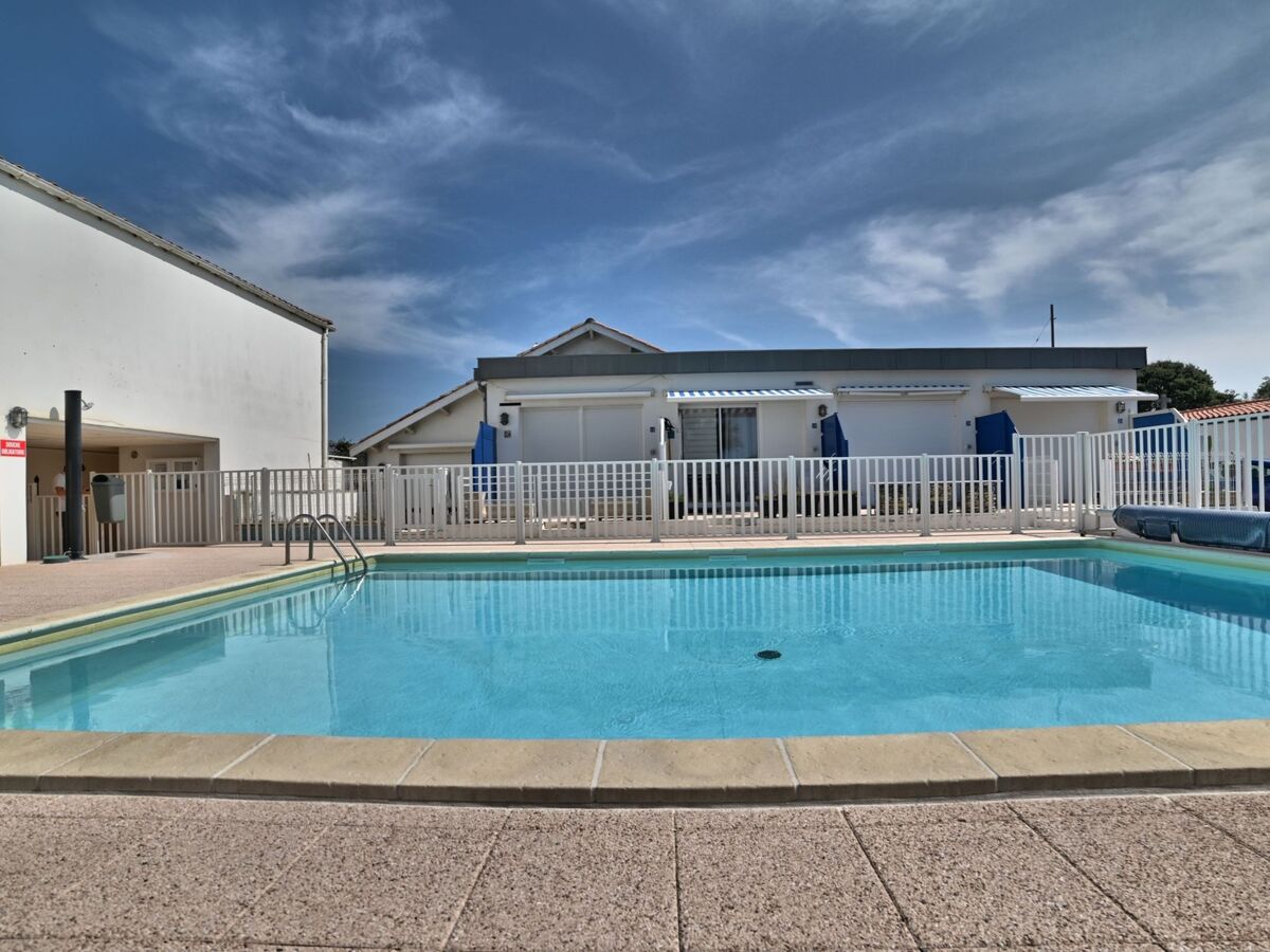 Appartement à 50 m de la plage, piscine, vue mer partielle - Photo 19