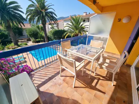 Location appartement à Collioure, Appartement avec terrasse, piscine chauffée et parking à Collioure