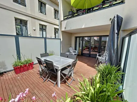 Location appartement à Granville, Appartement PMR avec Terrasse au Cœur de Granville, Proche Plage et Port