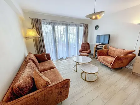 Appartement PMR avec Terrasse au Cœur de Granville, Proche Plage et Port - Photo 5