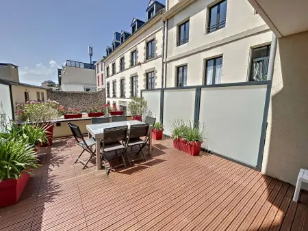 Appartement PMR avec Terrasse au Cœur de Granville, Proche Plage et Port - Photo 14