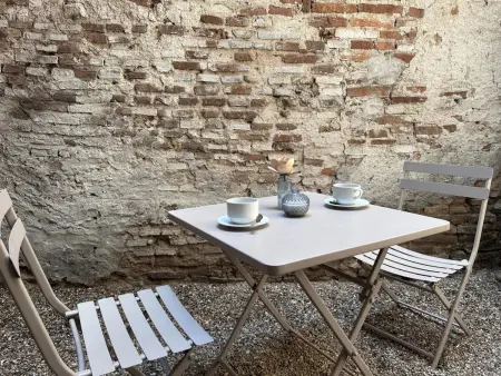 Studio 24m² centre historique Moulins, terrasse privée : photo 5