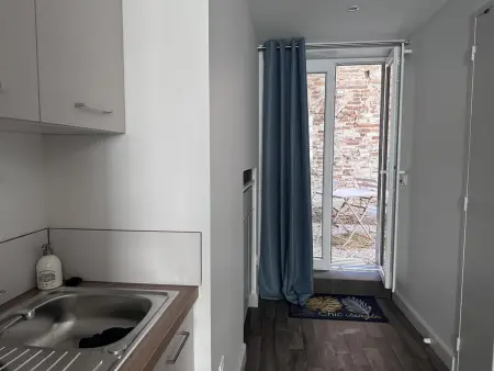 Studio 24m² centre historique Moulins, terrasse privée : photo 10