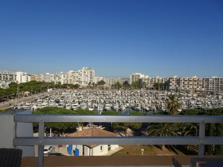 Location appartement à Mauguio, Charmant F2 avec terrasse, vue mer et parking, Carnon
