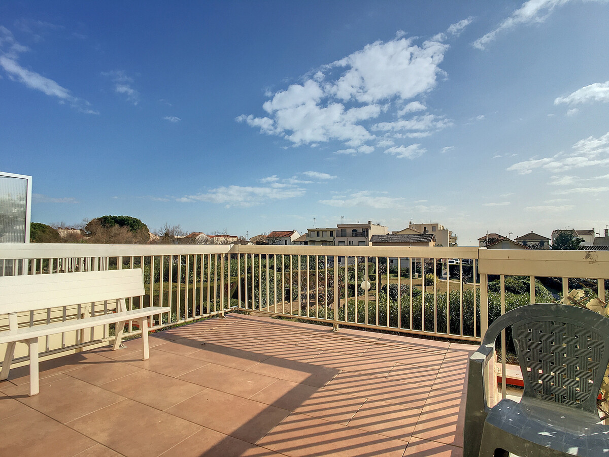 F2 cabine climatisé, terrasse 25m², garage à Carnon - Photo 1