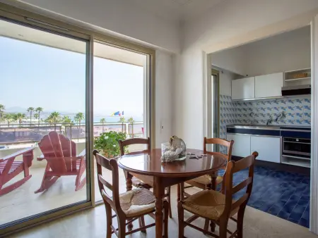 Le Corail – Studio 30 m² vue mer, terrasse sud à Villeneuve-Loubet : photo 4