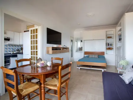 Le Corail – Studio 30 m² vue mer, terrasse sud à Villeneuve-Loubet : photo 7