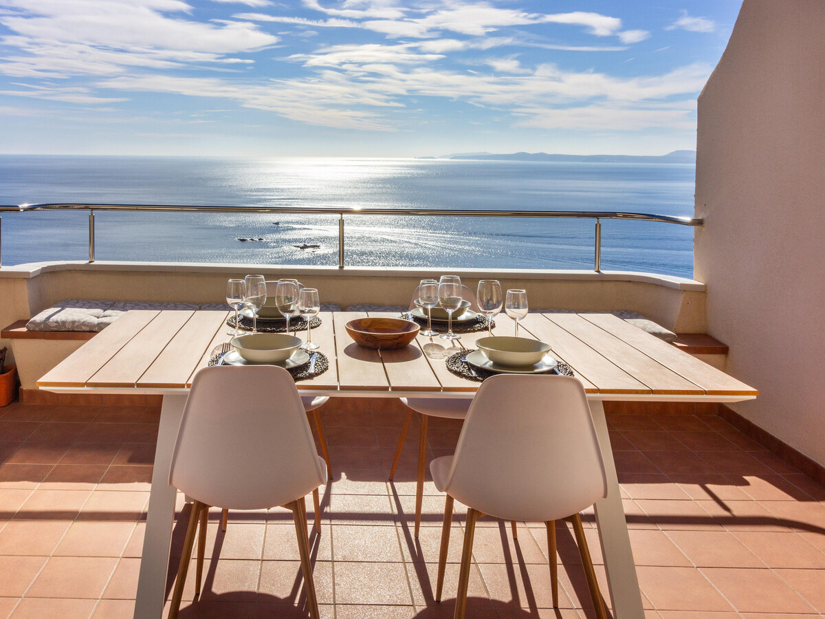 Appartement rénové, terrasse 30 m² vue baie à Roses - Photo 1