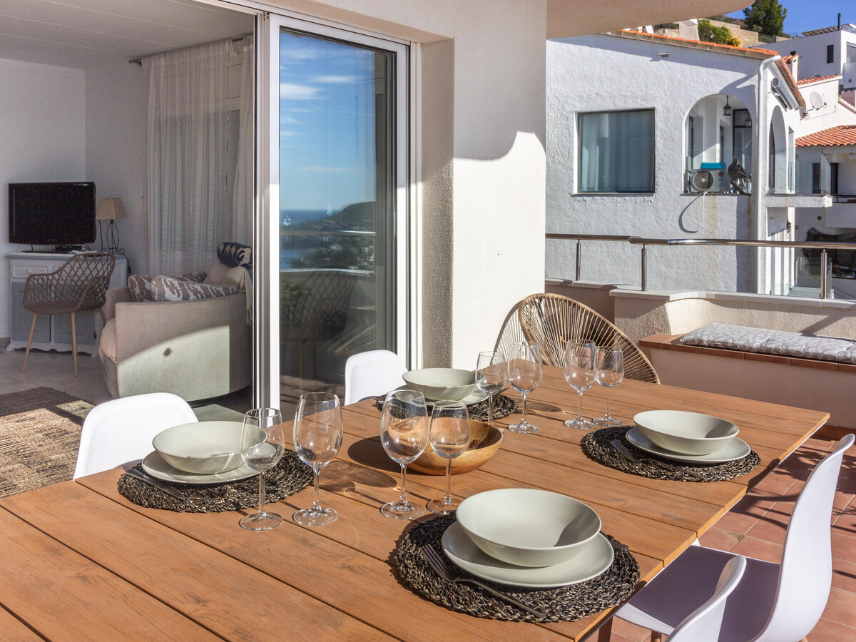 Appartement rénové, terrasse 30 m² vue baie à Roses - Photo 2