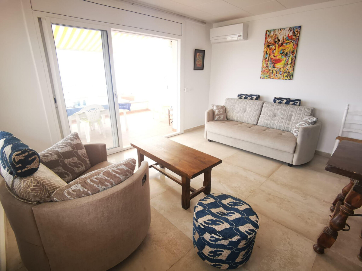 Appartement rénové, terrasse 30 m² vue baie à Roses - Photo 3