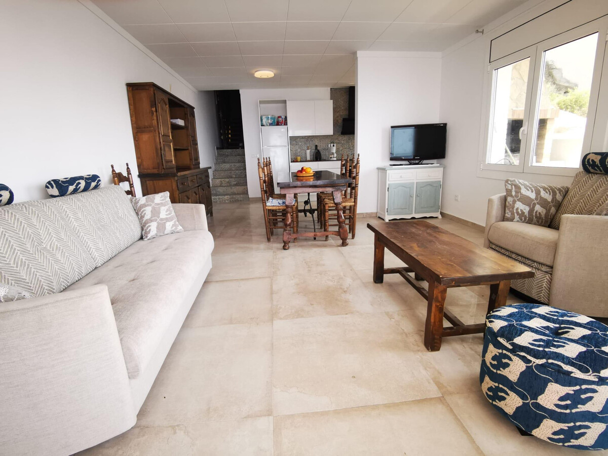 Appartement rénové, terrasse 30 m² vue baie à Roses - Photo 7