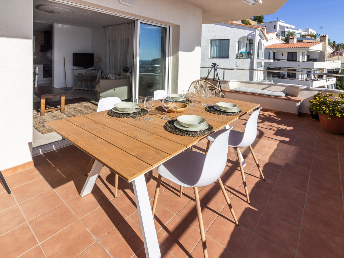 Appartement rénové, terrasse 30 m² vue baie à Roses - Photo 14