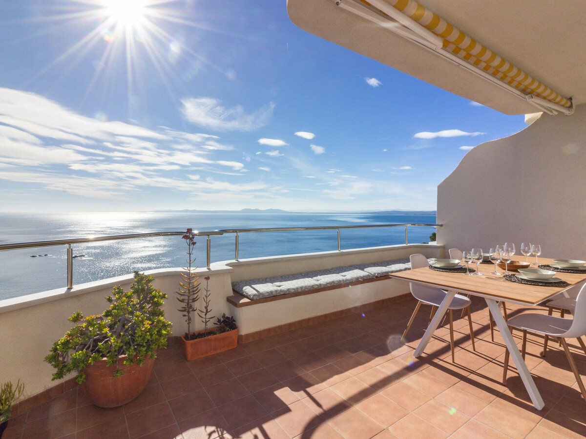 Appartement rénové, terrasse 30 m² vue baie à Roses - Photo 16