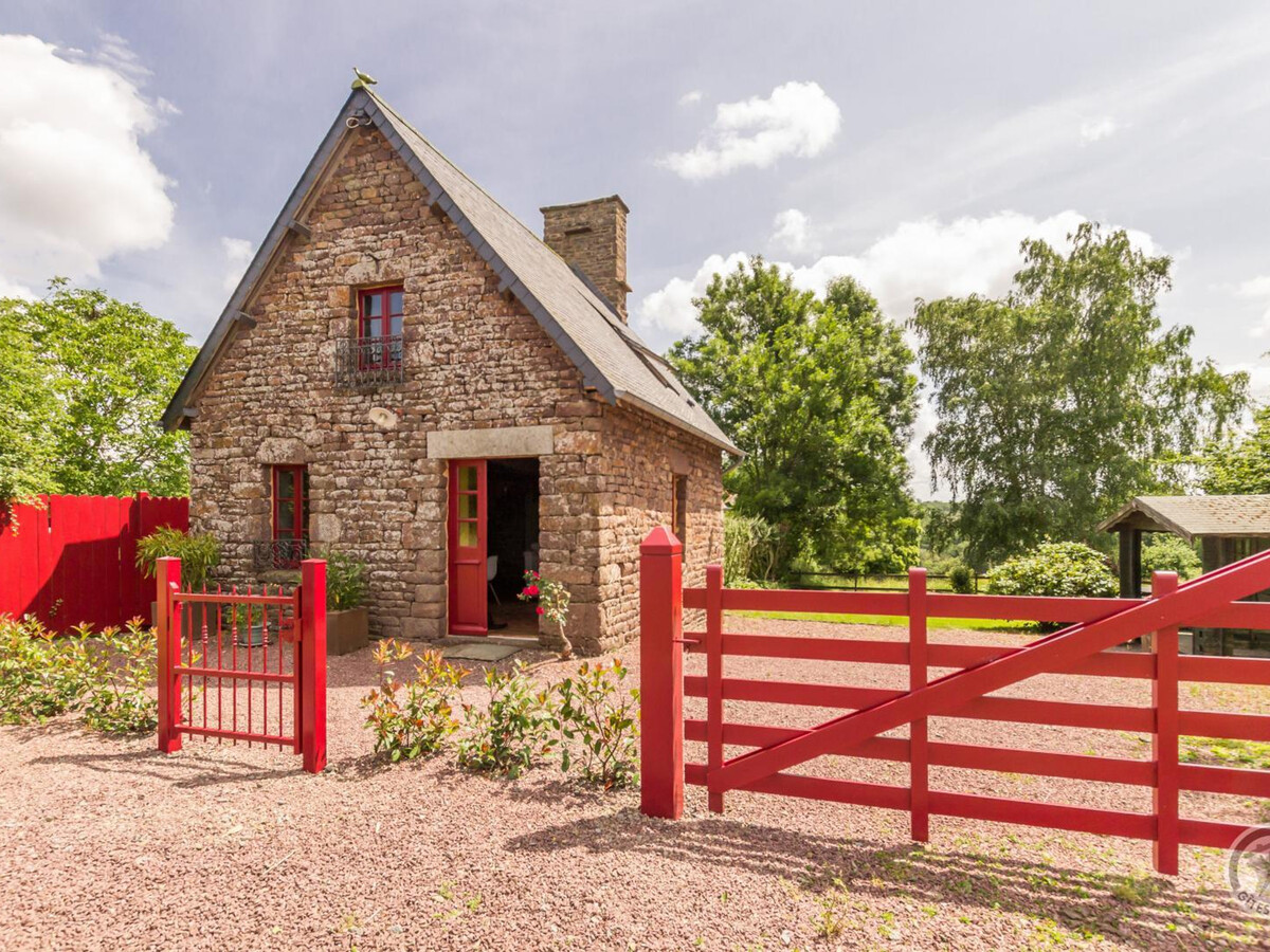 Maison en pierre réhabilitée avec jardin à Gavray-sur-Sienne - Photo 1