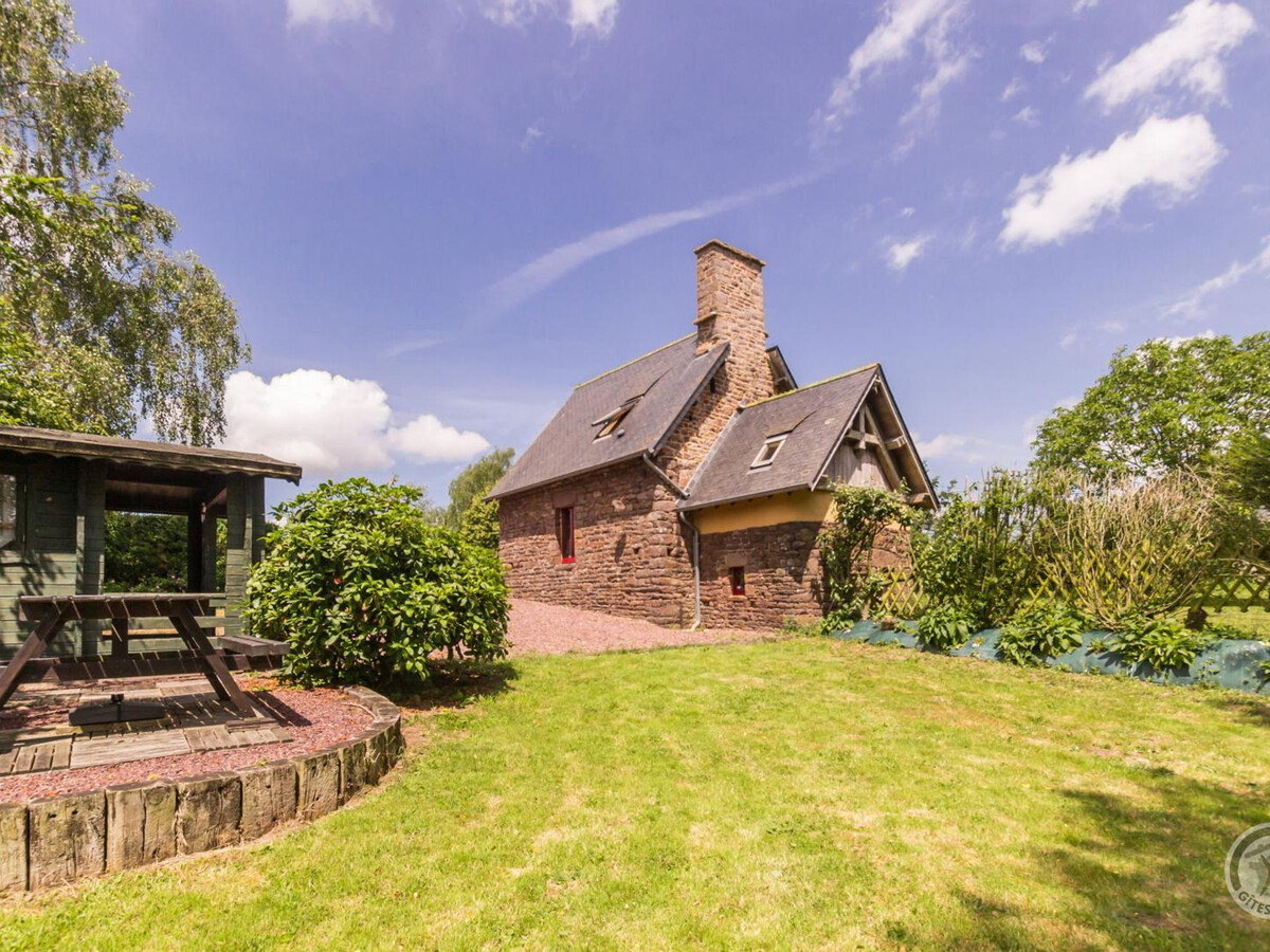 Maison en pierre réhabilitée avec jardin à Gavray-sur-Sienne - Photo 2