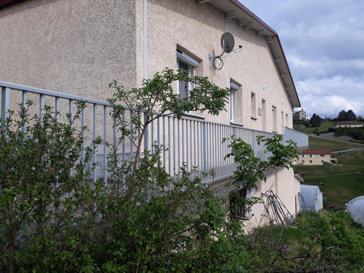 Gîte 4 pers. en ferme avec vue Pilat à Saint-Romain - Photo 1