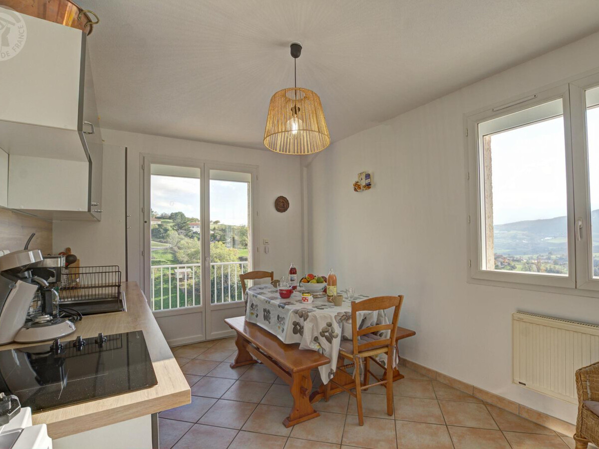 Gîte 4 pers. en ferme avec vue Pilat à Saint-Romain - Photo 2