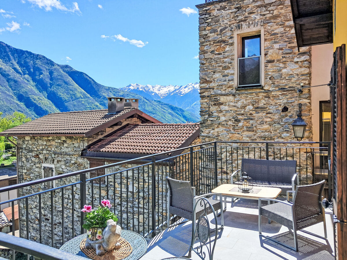 Maison Leonardo à 420 m d'altitude, vue montagne et bain à remous - Photo 3