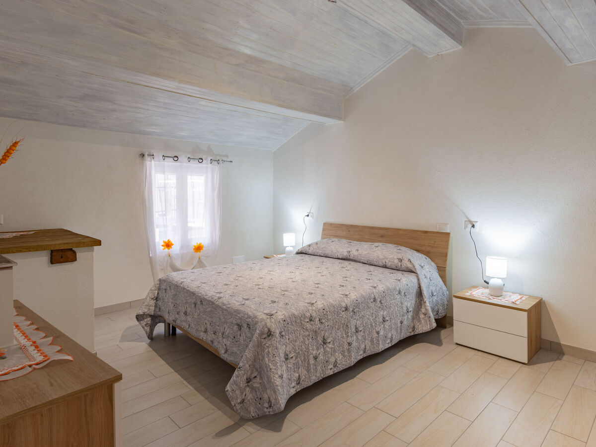 Maison Leonardo à 420 m d'altitude, vue montagne et bain à remous - Photo 5