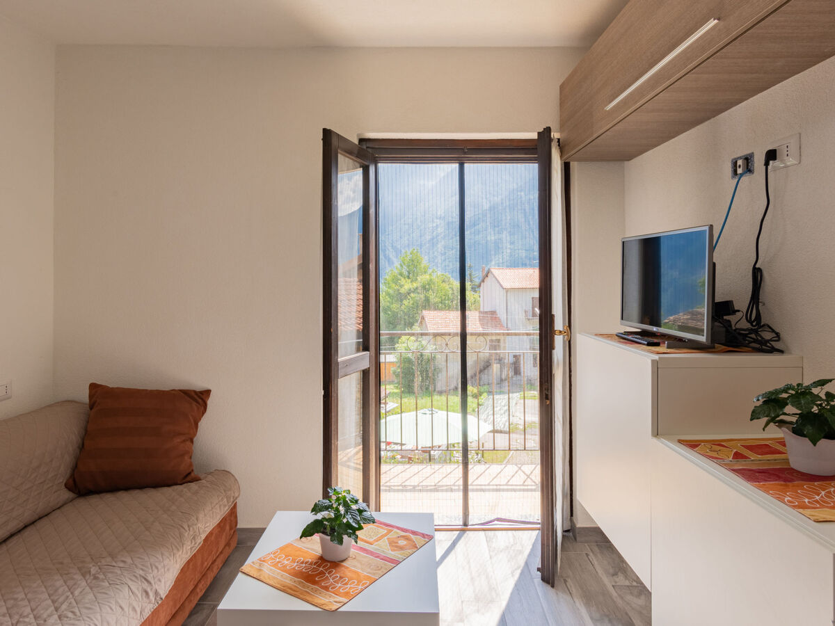 Maison Leonardo à 420 m d'altitude, vue montagne et bain à remous - Photo 8